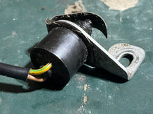 Cargar imagen en el visor de la galería, DF 50 40 hp Suzuki Johnson Evinrude NEUTRAL SWITCH 5030823 electrical Four Stroke 60 70 1999-2002
