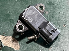 Load image into Gallery viewer, DF 115 hp Suzuki map PRESSURE SENSOR 18590-68H00 four stroke 2013-2020 some 140 150 175 200 hp
