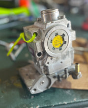 Charger l'image dans la galerie, 250 hp Yamaha FUEL PUMP ASSY 60V-13910-00-00 60V-13993-00-00 V6 3.3L HPDI some compatibility 225 300 hp two stroke HPDI 2003-
