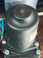 Charger l'image dans la galerie, f 90 75 hp Yamaha POWER TRIM &amp; TILT 6D8-43800-01-8D four stroke TRIM PUMP 2006-2012
