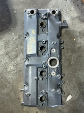Cargar imagen en el visor de la galería, DF 200 hp Suzuki CYLINDER HEAD COVER 11170-96J11 four stroke 2015-2024 some compatibility 150 175 hp

