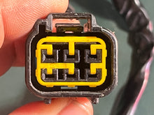 Charger l'image dans la galerie, 90 75 hp Yamaha OIL LEVEL SENSOR 6H1-85720-16-00 6H1-85720-17-00 two stroke 1994-2009

