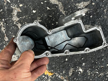 Cargar imagen en el visor de la galería, 150 - 300 hp Yamaha HPDI vst FLOAT CHAMBER BODY 60V-14980-00-00 66K-14980-00-00 two stroke 1999-2009
