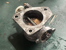 Cargar imagen en el visor de la galería, f 90 75 hp Yamaha THROTTLE BODY ASSY 6D8-13750-00 four stroke 2005-2017  JOINT LINK 6D8-41237-00-00, REMOTE CONTROL LINK JOIN

