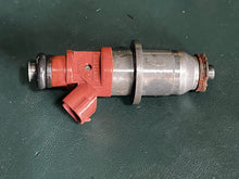 Load image into Gallery viewer, 150 175 200 hp Yamaha HPDI Fuel Injector 68F-13761-00-00 2.6L two stroke 2000-2011 cleaned
