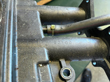 Cargar imagen en el visor de la galería, f 75 80 90 100 hp Yamaha 67F-14440-00-00 INTAKE SILENCER ASSY four stroke 1999-04
