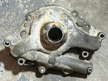 Load image into Gallery viewer, f 225 200 hp Yamaha OIL PUMP ASSY 69J-13300-00-00 four stroke 2002-2006 Mercury 888677T1
