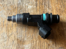 Cargar imagen en el visor de la galería, DF 115 100 90 hp Suzuki FUEL INJECTOR 15710-82K50 Four Stroke some 140 80 75 70 hp
