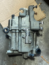 Charger l'image dans la galerie, DF 225 250 200 hp Suzuki VST FUEL PUMP ASSY 15600-93J00 four stroke 2004-2011 TESTED
