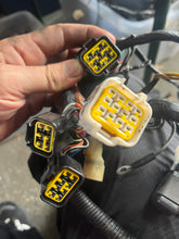 Cargar imagen en el visor de la galería, DF 60 70 hp Suzuki Evinrude 33810-99E00 engine harness MOTOR CABLE four stroke 4 cylinder 1998-2009
