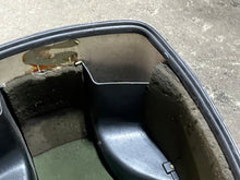 Load image into Gallery viewer, 115 90 hp Johnson Ocean Pro top cowl 0435094 two stroke - missing latch
