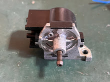 Load image into Gallery viewer, f 90 hp Yamaha CHECK VALVE BODY 67F-14860-00-00 fuel primer 2003-04 Four Stroke some 80 100 hp
