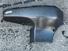 Charger l'image dans la galerie, 200 225 250 hp Johnson ENGINE SIDE COVERS stbd 0439773 439762 port 0344806 two stroke 1999-2001

