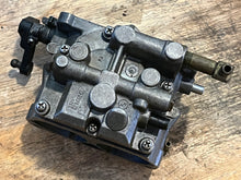 Cargar imagen en el visor de la galería, 200 hp Mercury CARBURETOR SET WMV 5-1 3326-828272A13 828272A49 two stroke 1996-1998 compatible 175 150 hp
