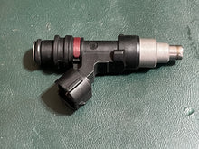 Charger l'image dans la galerie, DF 60 50 40 hp Suzuki FUEL INJECTOR 15710-85K00 Four Stroke 2011-2024
