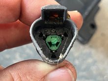 Load image into Gallery viewer, 175 150 135 115 hp Ficht Evinrude COIL SINGLE 0586743 COIL DUAL 0586738 two stroke 2002-2006 compatible some other horsepower
