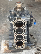 Load image into Gallery viewer, f 115 hp Yamaha CRANKCASE ASSY 6EK-W009B-02-9S four stroke 2017 2015-2018

