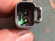 Cargar imagen en el visor de la galería, 250 - 90 hp Evinrude Ficht 0985064 SOLENOID 985064 Voltage Regulator 315480 OEM two stroke
