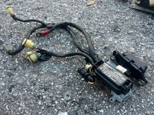 Cargar imagen en el visor de la galería, BF 225 200 175 hp Honda 150 amp MAIN FUSE box CABLE ASSY 32415-ZY3-A00 STARTER CABLE RELAY 06380-ZY3-000 four stroke
