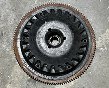 Cargar imagen en el visor de la galería, 200 225 hp Evinrude FLYWHEEL ASSY 583146 583426 two stroke 1992-2002 looper carb
