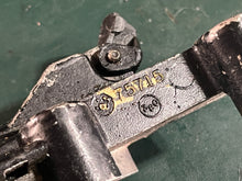 Cargar imagen en el visor de la galería, 35 40 HP Mercury 75715 87876A2, 87876 BRACKET SHIFT ANCHOR - UPPER, 75715 BRACKET SHIFT ANCHOR - LOWER, 87874 SLIDE, 75717 SL
