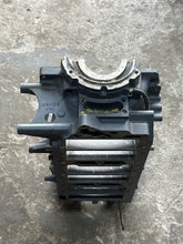 Cargar imagen en el visor de la galería, 300 hp Yamaha HPDI CRANKCASE BLOCK 6D0-15100-00-1S w COVER two stroke HPDI 2003-2009
