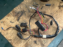 Cargar imagen en el visor de la galería, 50 45 40 60 70 hp Johnson 586020 0586020 Evinrude Engine Harness two stroke 1996-98
