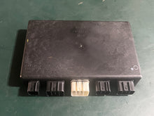 Cargar imagen en el visor de la galería, 50 hp Evinrude 5031740 ECM Engine Control Module f8t90172
