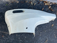 Charger l'image dans la galerie, DF 150 hp Suzuki  SIDE COVER SET WHITE 62821-96J0-Y5S 61811-96J0-Y5S 2015-2018
