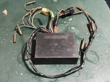 Charger l'image dans la galerie, DT 25 30 hp Suzuki CDI control unit 32900-94d40 95d4 1987-97 two stroke 3 cylinder
