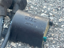 Charger l'image dans la galerie, BF 130 115 hp Honda IGNITION COIL cylinder 2 &amp; 3 30550-ZW5-003 four stroke 1999-up

