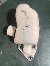 Charger l'image dans la galerie, 150 200 225 Johnson Evinrude POWER TRIM RESERVOIR &amp; CAP 0435341 0769504 Two Stroke some 60-250 hp compatibility
