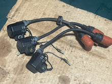 Cargar imagen en el visor de la galería, 150 hp Yamaha 6R3-85570-01-00 IGNITION COIL 6” boot cable 115-200 hp 1994-2006
set of 3
