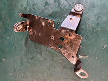 Cargar imagen en el visor de la galería, 250 225 200 hp Evinrude Ficht  0344636 oil pump BRACKET two stroke OEM

