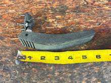 Cargar imagen en el visor de la galería, 50 40 30 hp Mercury FRONT LATCH 828463 SCREWS 4001987 Two Stroke 3 Cylinder
