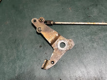 Cargar imagen en el visor de la galería, 35 hp Force Mercury F458192 Throttle CAM, F458502 ROD, magneto control F2A458081 LEVER, two stroke1974-89
