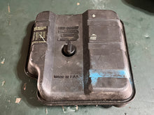 Charger l'image dans la galerie, 35 25 hp Johnson Evinrude AIR SILENCER 0436673 intake air box TWO STROKE 1996-1999
