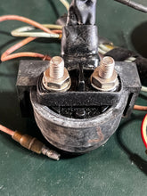 Charger l'image dans la galerie, DT 55 65 75 Suzuki Hitachi TRIM RELAY solenoid A104-125 A104-124 TRIM SWITCH 07501-581237 37850-95611 two stroke more hp comp
