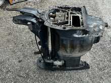 Charger l'image dans la galerie, f 150 hp Yamaha XCA 25”MIDSECTION UPPER CASING 6DA-45111-00-8D SWIVEL 64E-43311-20-8D EXHAUST 63P-41137-04-CA four stroke 201

