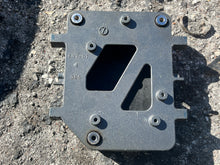 Charger l'image dans la galerie, 115 130 hp Yamaha CDI BRACKET 6N7-85542-00-EK 6N7-01 COVER  6N7-85537-00-00 two stroke 1990-2009 6N7-85542-01-1S 6N7-85542-01
