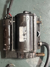 Charger l'image dans la galerie, 175 150 135 115 hp Ficht Evinrude vst VAPOR SEPARATOR FUEL PUMP 5004428 5009118 5001119 two stroke 2001-2005 compatible with 
