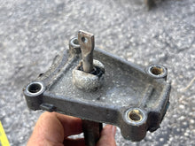 Load image into Gallery viewer, DT 115 140 hp Suzuki 20” PUSH-aww PULL SHIFT MECHANISM rod 23110-94502 guide 25141-94510 collar 25205-94501 clutch cam 25311-
