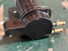 Load image into Gallery viewer, 75 - 175 hp Evinrude E-tec vst CHAMBER BOTTOM 5004428 two stroke 1998-2005 some Ficht motors some 40-300 hp compatibility
