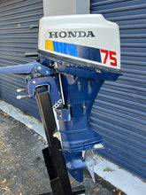 Charger l'image dans la galerie, BF 7.5 hp Honda four stroke outboard BF75 short shaft tiller steer
