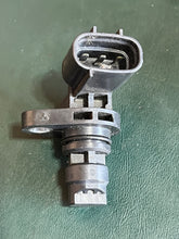 Charger l'image dans la galerie, DF 115 140 Suzuki Crankshaft Position Sensor J5T34372 33220-64L10 Four Stroke 2015-2024 compatible with some 40 50 60 70 75 8
