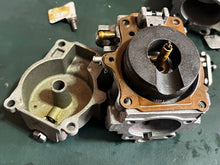 Cargar imagen en el visor de la galería, 1 sold july2026——40 50 hp Johnson Evinrude CARBURETOR SET 397064 395790 398318 396140 Two Stroke 2 Cylinder 1985-1993 also 39
