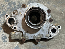 Load image into Gallery viewer, f 225 200 hp Yamaha OIL PUMP ASSY 69J-13300-00-00 four stroke 2002-2006 Mercury 888677T1
