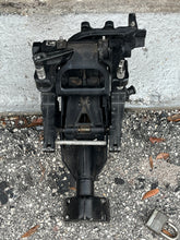 Cargar imagen en el visor de la galería, 8 9.9 15 hp Mercury SWIVEL BRACKET 3402-8831A8 3402-8831T08 SWIVEL HEAD 42213A24 CLAMPS 3404-8894A8 port 3403-8892A6 strbd Tw
