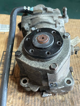 Cargar imagen en el visor de la galería, 200 225 250 hp DFI Mercury 828123T32 COMPRESSOR ASSEMBLY Air, 13536A14 Temperature Sensor Fuel Management 2002-2006 two strok

