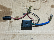 Charger l'image dans la galerie, 9.9 15 25 30 40 hp Yamaha 664-81970-61-00 voltage RECTIFIER special adaptor two stroke 1984-1993
